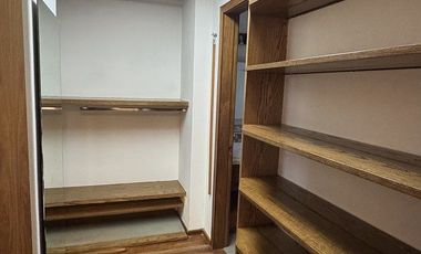 Iluminado , amplio  y súper ubicado