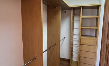 Iluminado , amplio  y súper ubicado