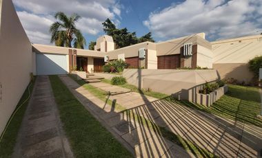 Casa - Isidro Casanova