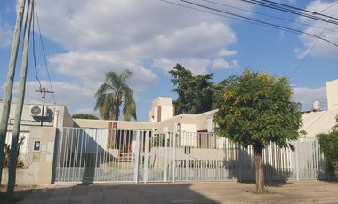 Casa - Isidro Casanova