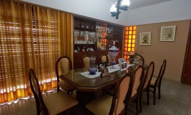 Casa - Isidro Casanova