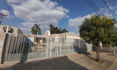 Casa - Isidro Casanova