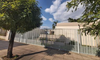 Casa - Isidro Casanova