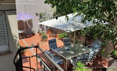 Casa - Quilmes 4 amb Excelente estado en Residencial Exclusivo.