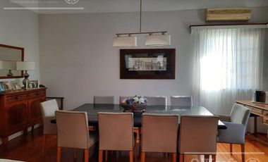 Casa - Quilmes 4 amb Excelente estado en Residencial Exclusivo.