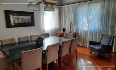 Casa - Quilmes 4 amb Excelente estado en Residencial Exclusivo.