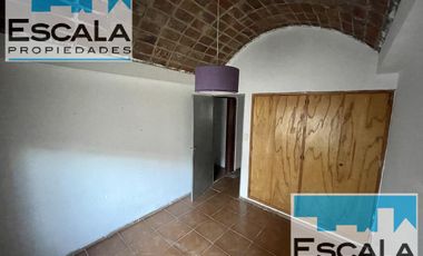 CASA DE 3 DORM CON COCHERA Y PATIO EN VENTA LOMAS DE ALBERDI