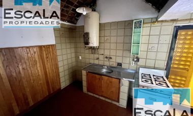 CASA DE 3 DORM CON COCHERA Y PATIO EN VENTA LOMAS DE ALBERDI