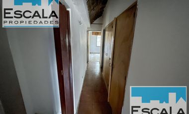 CASA DE 3 DORM CON COCHERA Y PATIO EN VENTA LOMAS DE ALBERDI