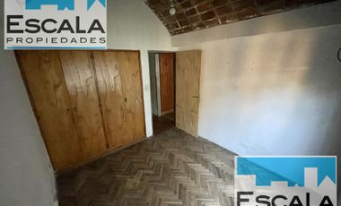 CASA DE 3 DORM CON COCHERA Y PATIO EN VENTA LOMAS DE ALBERDI