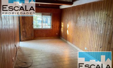 CASA DE 3 DORM CON COCHERA Y PATIO EN VENTA LOMAS DE ALBERDI