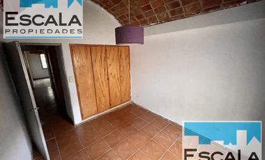 CASA DE 3 DORM CON COCHERA Y PATIO EN VENTA LOMAS DE ALBERDI