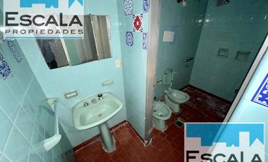 CASA DE 3 DORM CON COCHERA Y PATIO EN VENTA LOMAS DE ALBERDI