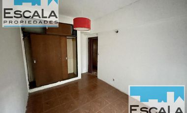 CASA DE 3 DORM CON COCHERA Y PATIO EN VENTA LOMAS DE ALBERDI