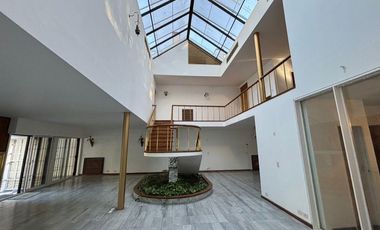 CASA en VENTA en GOROSTIAGA y 11 de SEPTIEMBRE - ZONA de EMBAJADAS