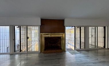 CASA en VENTA en GOROSTIAGA y 11 de SEPTIEMBRE - ZONA de EMBAJADAS