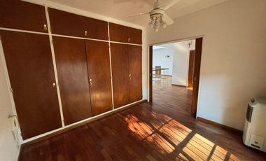 CASA en VENTA en GOROSTIAGA y 11 de SEPTIEMBRE - ZONA de EMBAJADAS