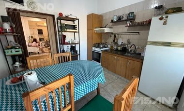 DEPARTAMENTO 3 AMBIENTES EN EL CENTRO DE VILLA ADELINA 100 m² Versátiles – Apto Profesional