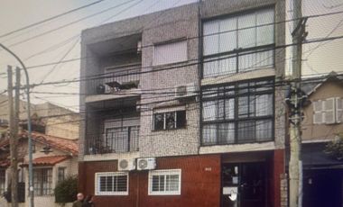 Departamento 3 ambientes. Excelente ubicación. Apto crédito. Vicente López.