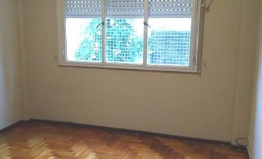 Departamento 3 ambientes. Excelente ubicación. Apto crédito. Vicente López.