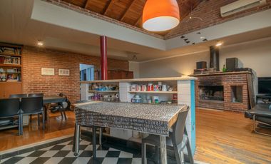 Excelente Casa c/Parrilla  y Deposito ,Taller en Planta baja Lanús Este!