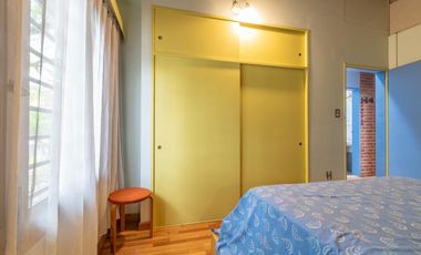 Excelente Casa c/Parrilla  y Deposito ,Taller en Planta baja Lanús Este!