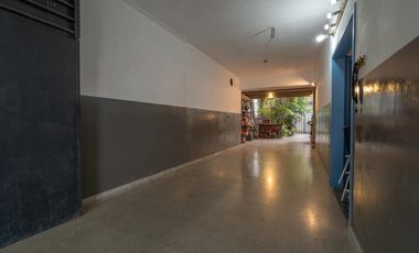 Excelente Casa c/Parrilla  y Deposito ,Taller en Planta baja Lanús Este!