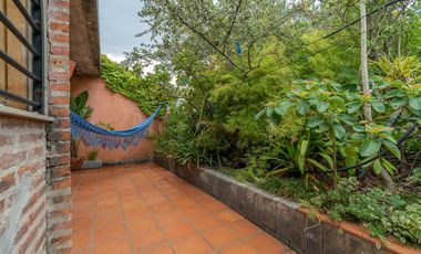 Excelente Casa c/Parrilla  y Deposito ,Taller en Planta baja Lanús Este!