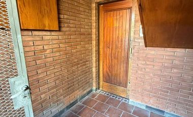 DEPARTAMENTO 3 AMBIENTES EN EL CENTRO DE VILLA ADELINA 100 m² Versátiles – Apto Profesional
