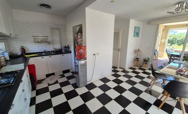 Venta de Casa en  Barrio Vistas puertos del lago 5 ambientes