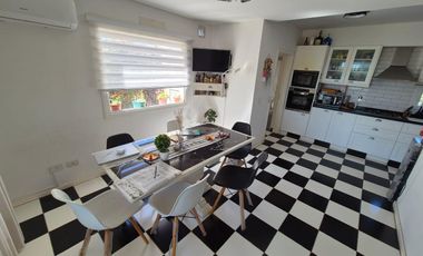 Venta de Casa en  Barrio Vistas puertos del lago 5 ambientes