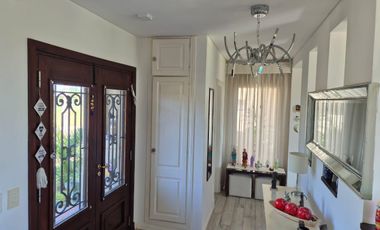 Venta de Casa en  Barrio Vistas puertos del lago 5 ambientes