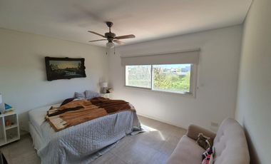 Venta de Casa en  Barrio Vistas puertos del lago 5 ambientes