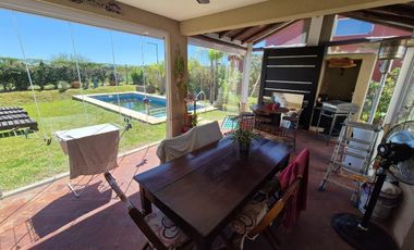 Venta de Casa en  Barrio Vistas puertos del lago 5 ambientes