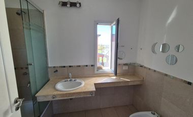 Venta de Casa en  Barrio Vistas puertos del lago 5 ambientes