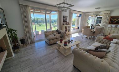 Venta de Casa en  Barrio Vistas puertos del lago 5 ambientes