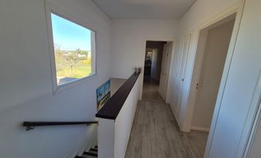 Venta de Casa en  Barrio Vistas puertos del lago 5 ambientes