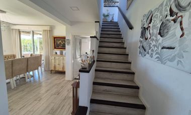 Venta de Casa en  Barrio Vistas puertos del lago 5 ambientes
