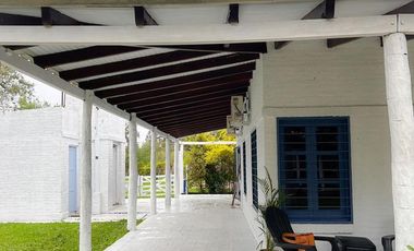 Calida Casa Estilo Chalet en Venta -Chacras de Benitez-