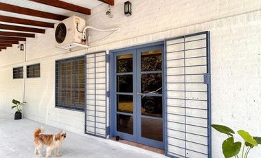 Calida Casa Estilo Chalet en Venta -Chacras de Benitez-