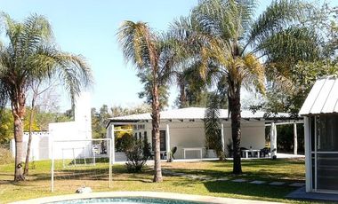 Calida Casa Estilo Chalet en Venta -Chacras de Benitez-