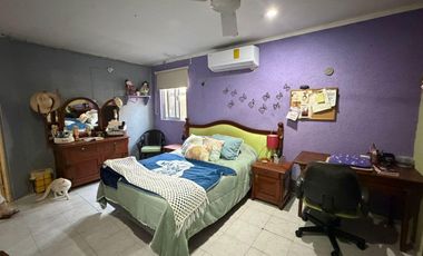 Casas en venta  sobre avenida  Francisco de Montejo 2 casas juntas 18m de frente