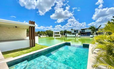 Casa En Venta En Lagos Del Sol Frente A Laguna
