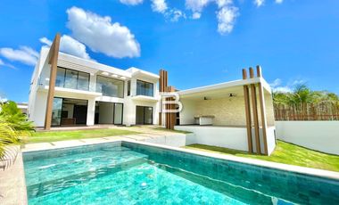 Casa En Venta En Lagos Del Sol Frente A Laguna