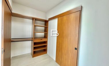 Casa En Venta En Lagos Del Sol Frente A Laguna