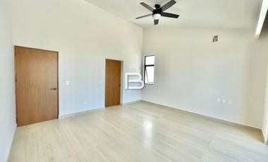 Casa En Venta En Lagos Del Sol Frente A Laguna
