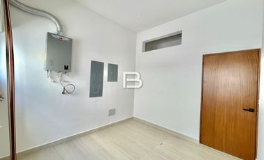 Casa En Venta En Lagos Del Sol Frente A Laguna
