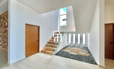 Casa En Venta En Lagos Del Sol Frente A Laguna