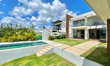 Casa En Venta En Lagos Del Sol Frente A Laguna