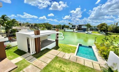 Casa En Venta En Lagos Del Sol Frente A Laguna